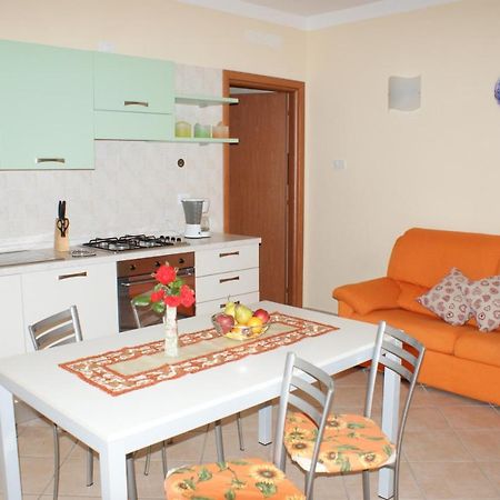 La Casa Di Pericle Aparthotel Brenzone sul Garda Luaran gambar