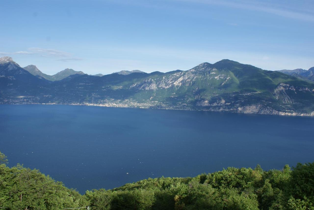 La Casa Di Pericle Aparthotel Brenzone sul Garda Luaran gambar