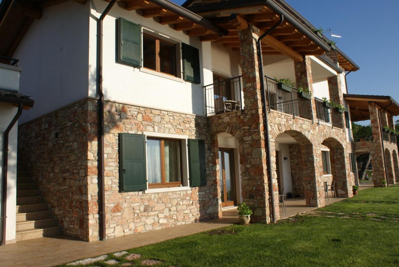 La Casa Di Pericle Aparthotel Brenzone sul Garda Luaran gambar