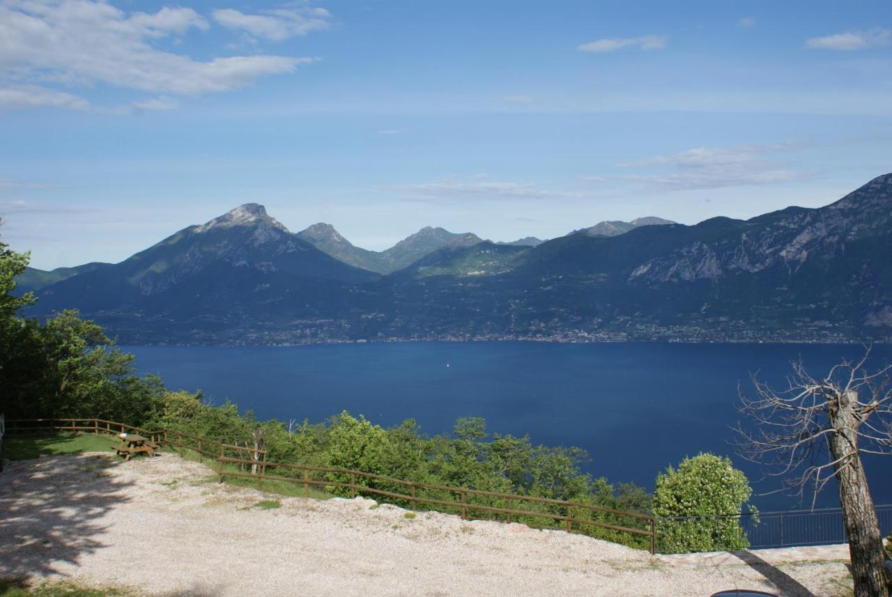 La Casa Di Pericle Aparthotel Brenzone sul Garda Luaran gambar