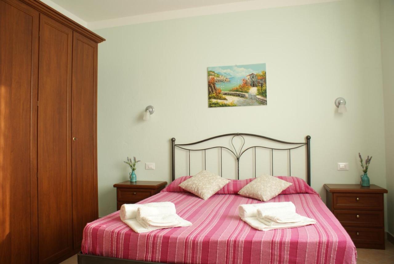 La Casa Di Pericle Aparthotel Brenzone sul Garda Luaran gambar
