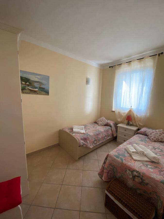 La Casa Di Pericle Aparthotel Brenzone sul Garda Luaran gambar
