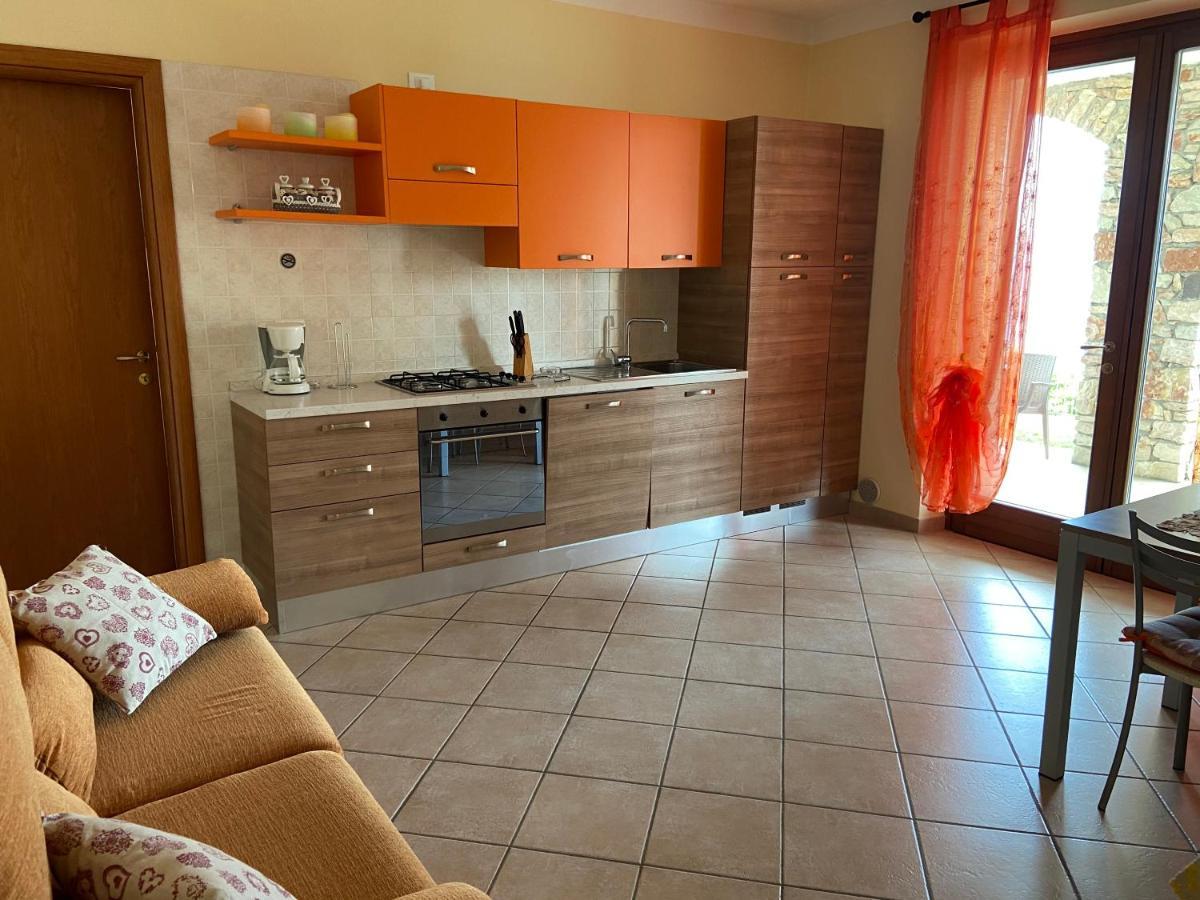 La Casa Di Pericle Aparthotel Brenzone sul Garda Luaran gambar